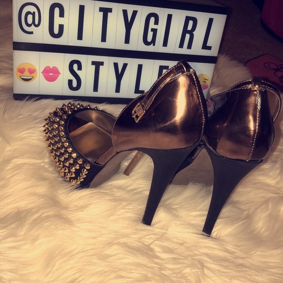 Steve Madden Shoes - Steve Madden studded pumps brown and gold